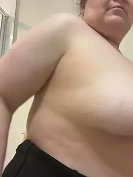 Megu_Melon – webcam model profile photo Image 2