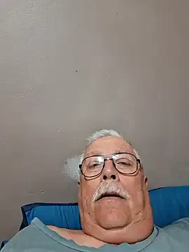roouse – webcam model profile photo Image 12