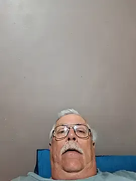 roouse – webcam model profile photo Image 15