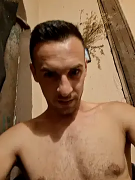 roouse – webcam model profile photo Image 8