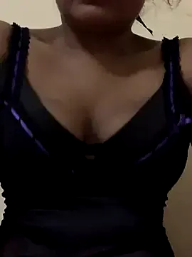 _MiaQueen_ – webcam model profile photo Image 4