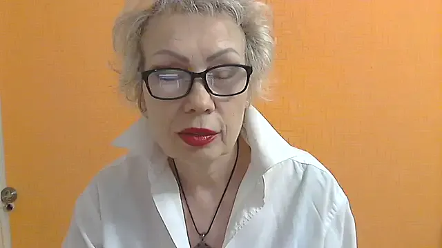 NessyJenixs – webcam model profile photo