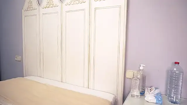 new_dee Image 2