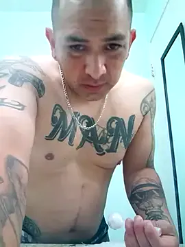  – webcam model profile photo Image 12