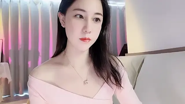 MeganneAllen – webcam model profile photo Image 12