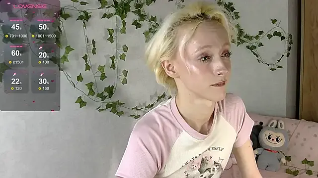 hina_porn – webcam model profile photo Image 18