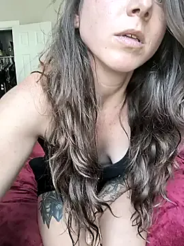 roouse – webcam model profile photo Image 2