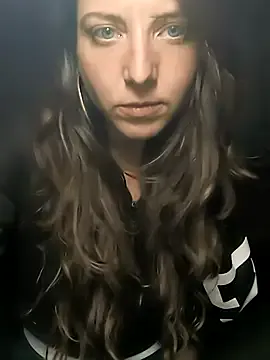 roouse – webcam model profile photo Image 5