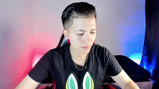 fit_vic – webcam model profile photo Image 4