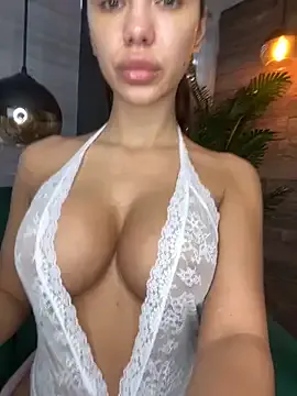 roouse – webcam model profile photo Image 15