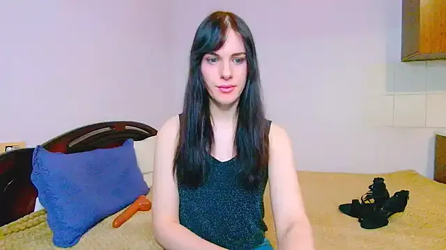 PrettyYoungHugeCockTS – webcam model profile photo Image 17