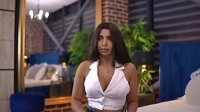 Yui-Ch – webcam model profile photo Image 10