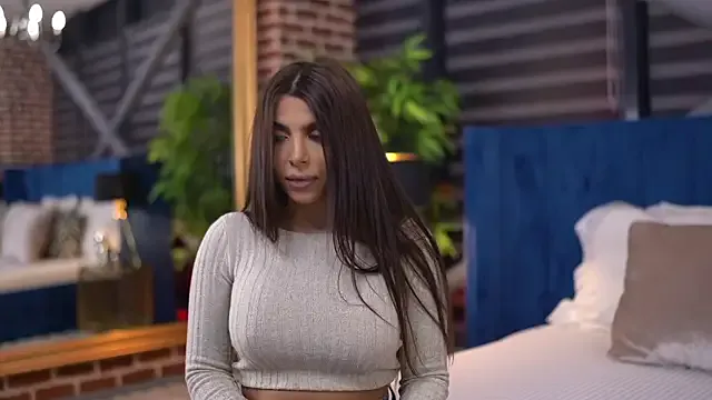 Yui-Ch – webcam model profile photo Image 11