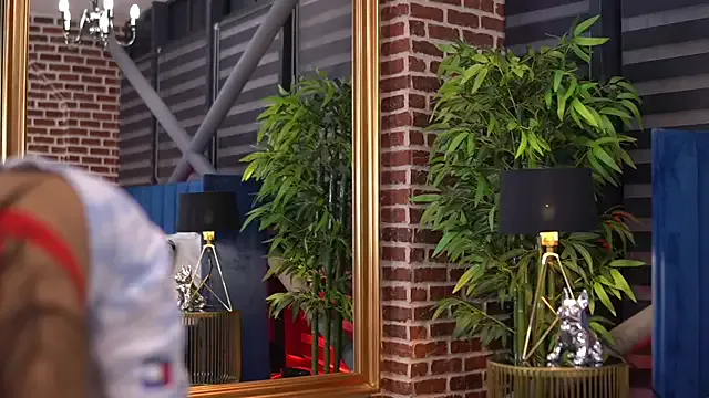 Yui-Ch – webcam model profile photo Image 12