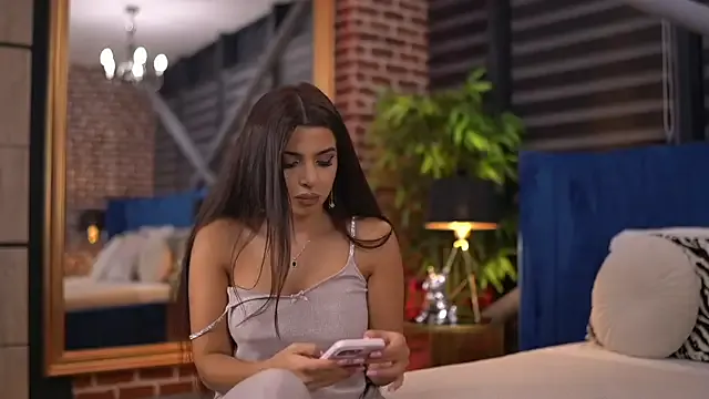 Yui-Ch – webcam model profile photo Image 16