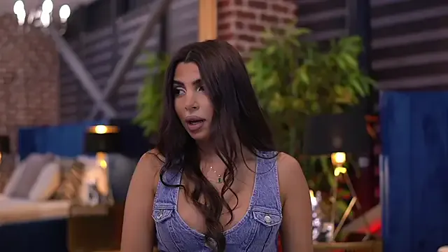 Yui-Ch – webcam model profile photo Image 4