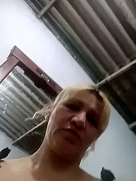 roouse – webcam model profile photo Image 12