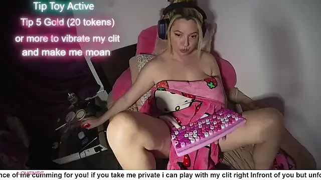  – webcam model profile photo Image 2