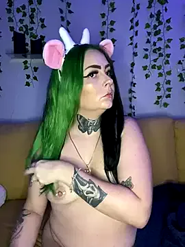 _Alice_1 – webcam model profile photo Image 10