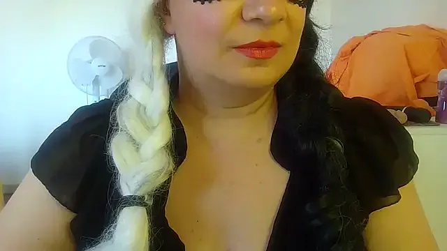 Mia--meow – webcam model profile photo Image 5