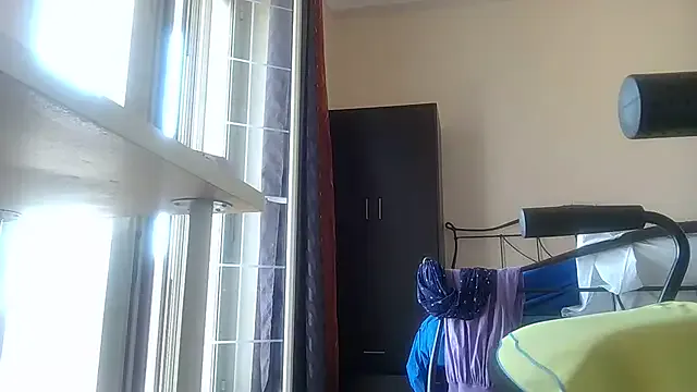 Mia--meow – webcam model profile photo Image 9