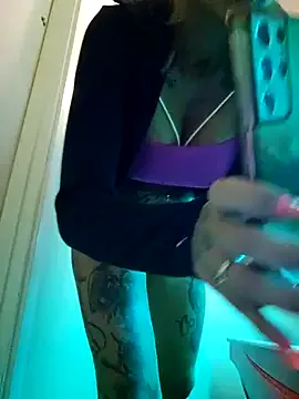 _Alicee_1 – webcam model profile photo Image 10