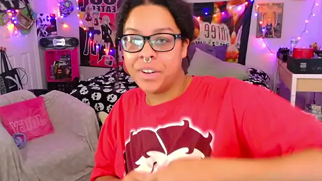 oxo_yuna_oxo – webcam model profile photo Image 13