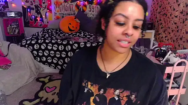 oxo_yuna_oxo – webcam model profile photo Image 14