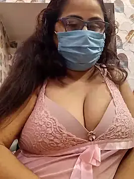 maataaan – webcam model profile photo Image 2