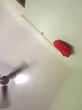 MiaKorz – webcam model profile photo Image 1