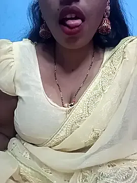 MiaKorz – webcam model profile photo Image 12