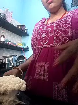 MiaKorz – webcam model profile photo Image 3