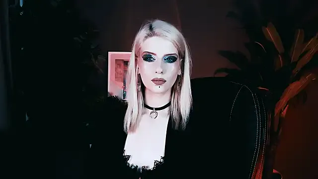 Mia--meow – webcam model profile photo Image 10