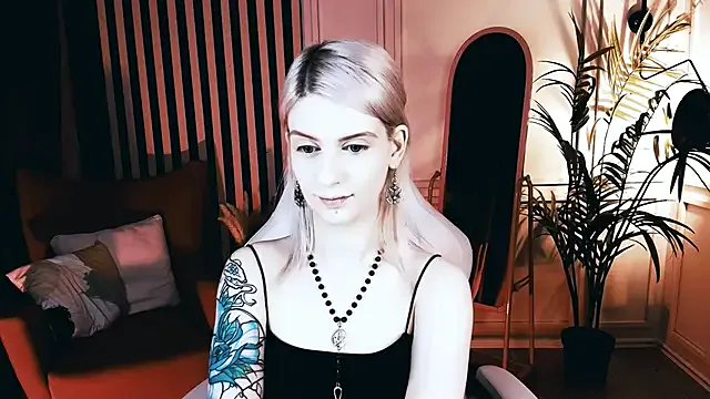 Mia--meow – webcam model profile photo Image 12