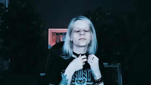 Mia--meow – webcam model profile photo Image 2