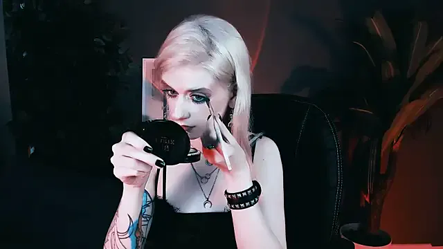 Mia--meow – webcam model profile photo Image 8