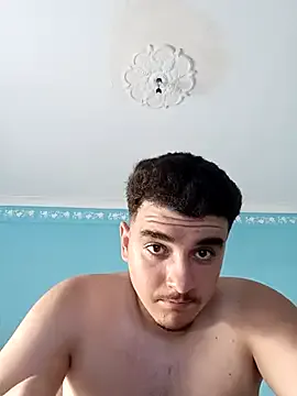 roouse – webcam model profile photo Image 11