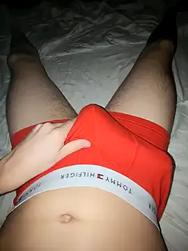 aki_zzz – webcam model profile photo Image 13