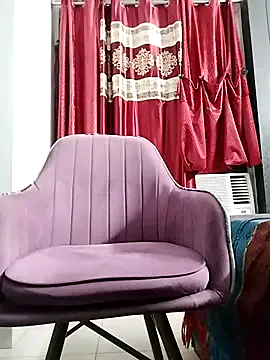 roouse – webcam model profile photo Image 11