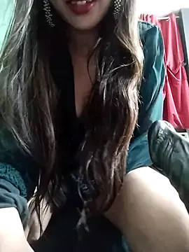 roouse – webcam model profile photo Image 7