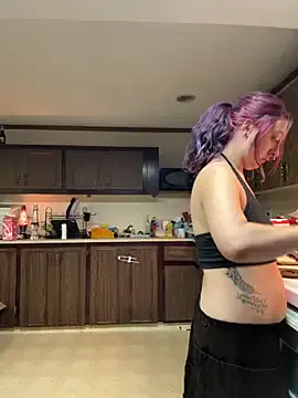 roouse – webcam model profile photo Image 10