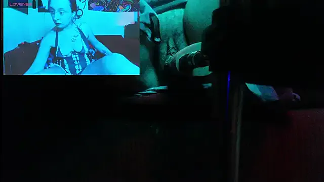 roouse – webcam model profile photo Image 7