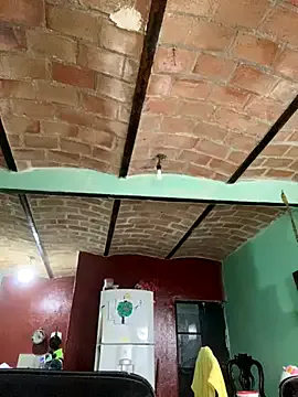 roouse – webcam model profile photo Image 11