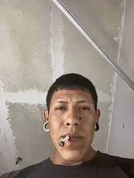 roouse – webcam model profile photo Image 13