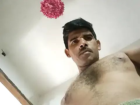 Yui-Ch – webcam model profile photo Image 3