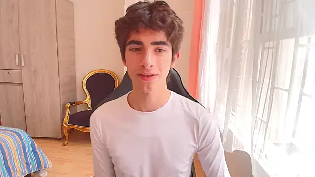 ShortKingThirdL3G – webcam model profile photo Image 2
