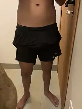 GouGou-111 – webcam model profile photo Image 2