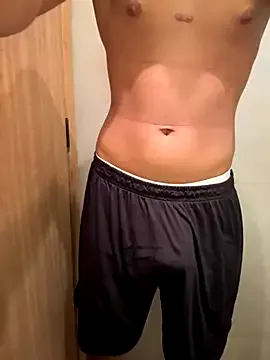 GouGou-111 – webcam model profile photo Image 3