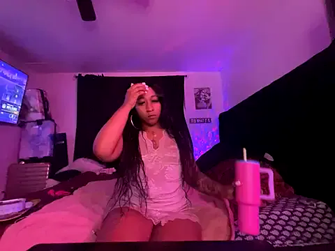 zui_lu – webcam model profile photo Image 7