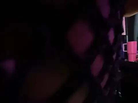 zui_lu – webcam model profile photo Image 9